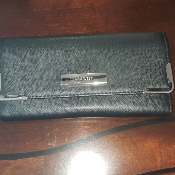 Wallet - Picture 2 of 5